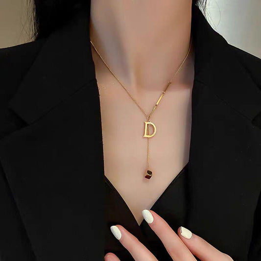 Streamline D Shape Necklace