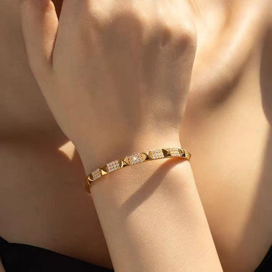 Stealth Facet Bangle