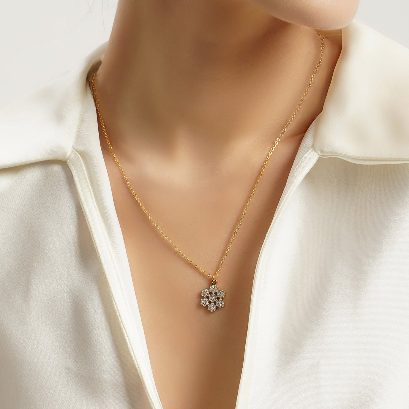 LG020 Snowflake Elegance Necklace