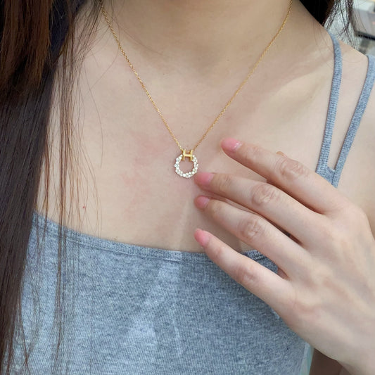 Gleam Wreath Pendant Necklace