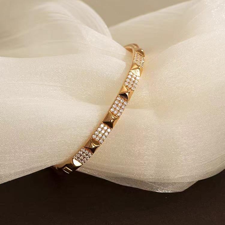 Stealth Facet Bangle