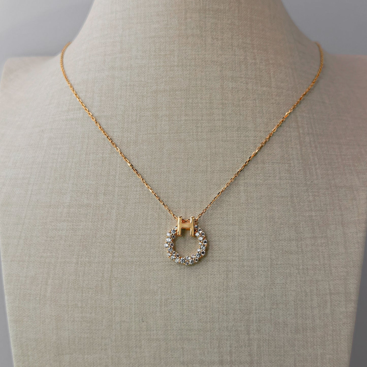 Gleam Wreath Pendant Necklace
