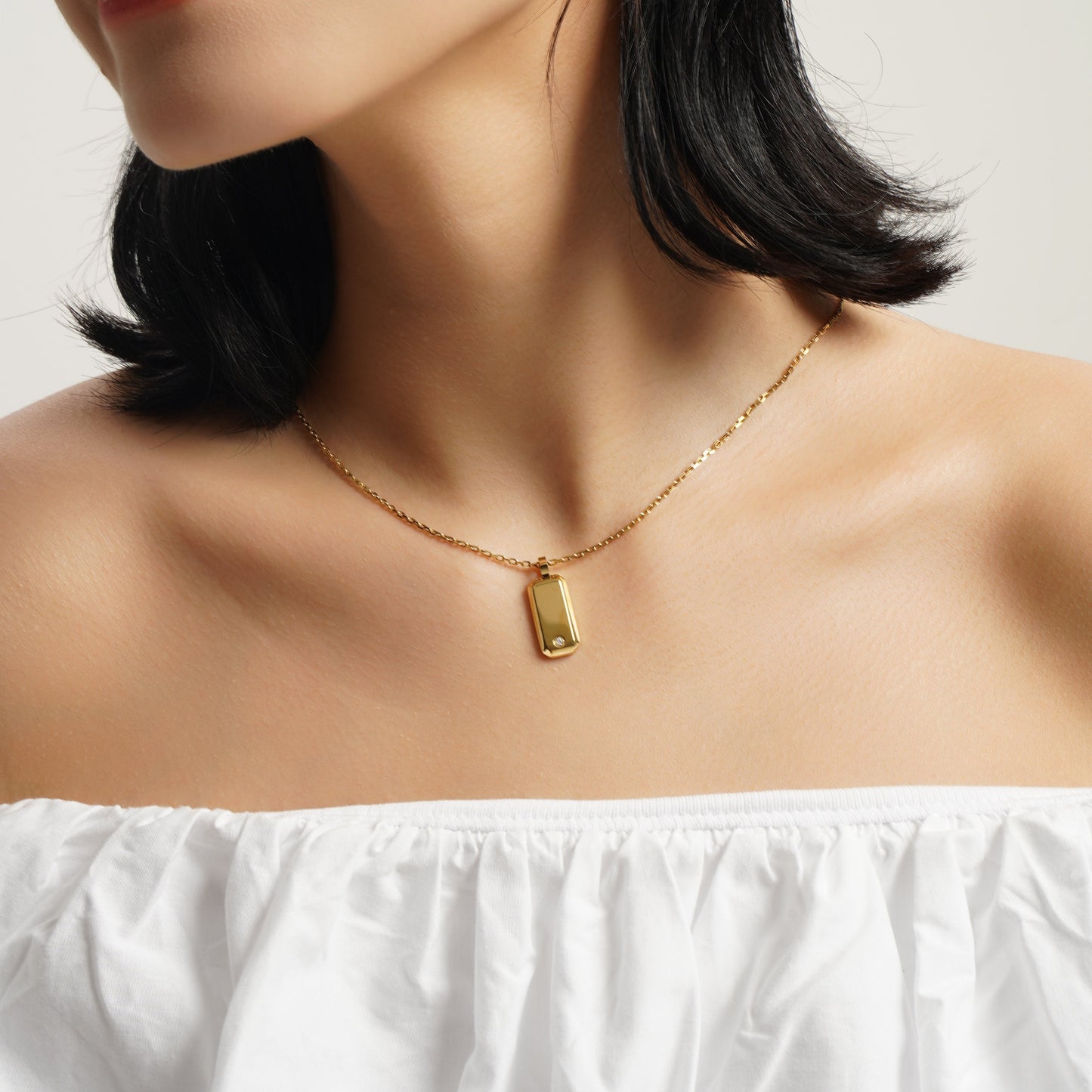 LG024  Radiant Tag Pendant Necklace