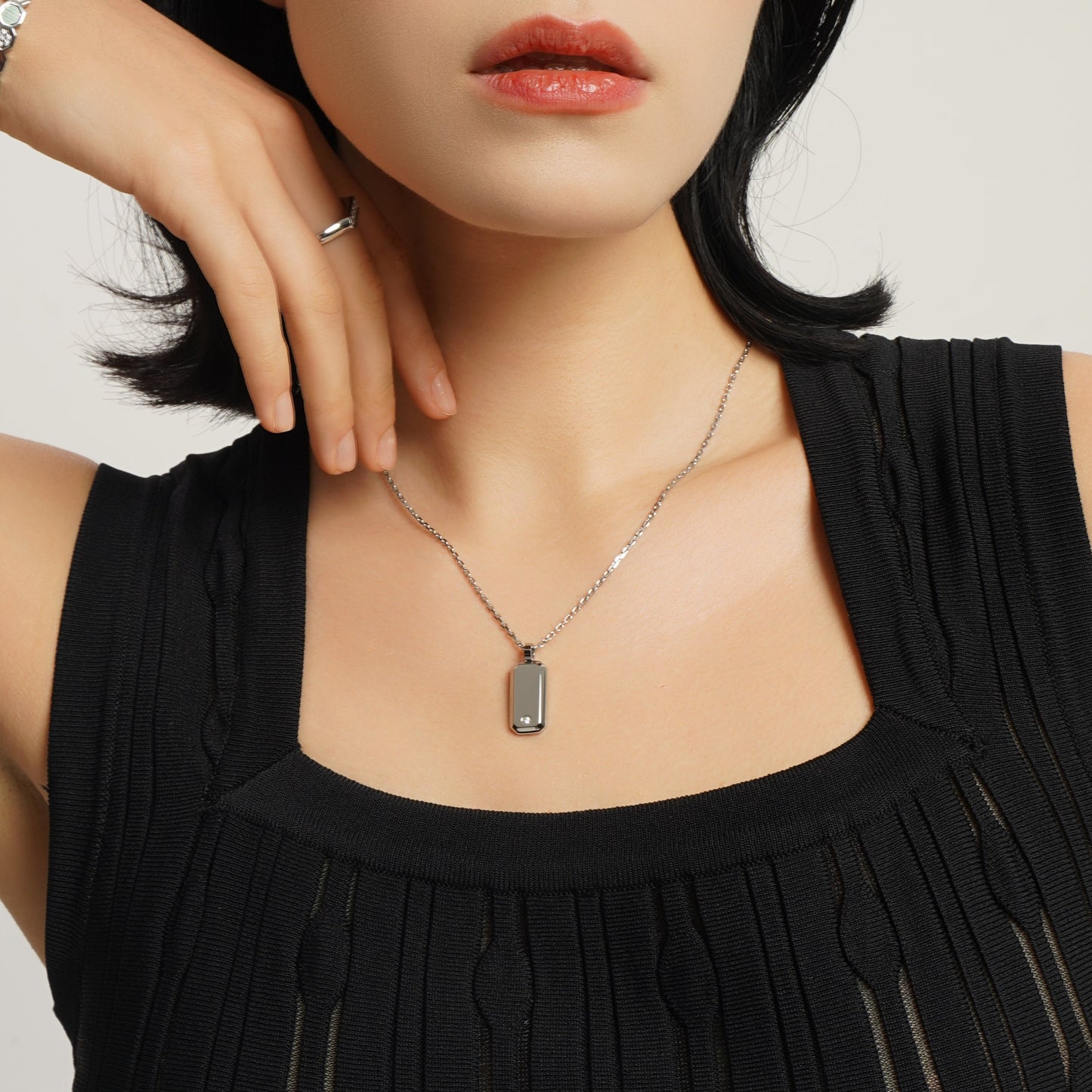 LG024  Radiant Tag Pendant Necklace