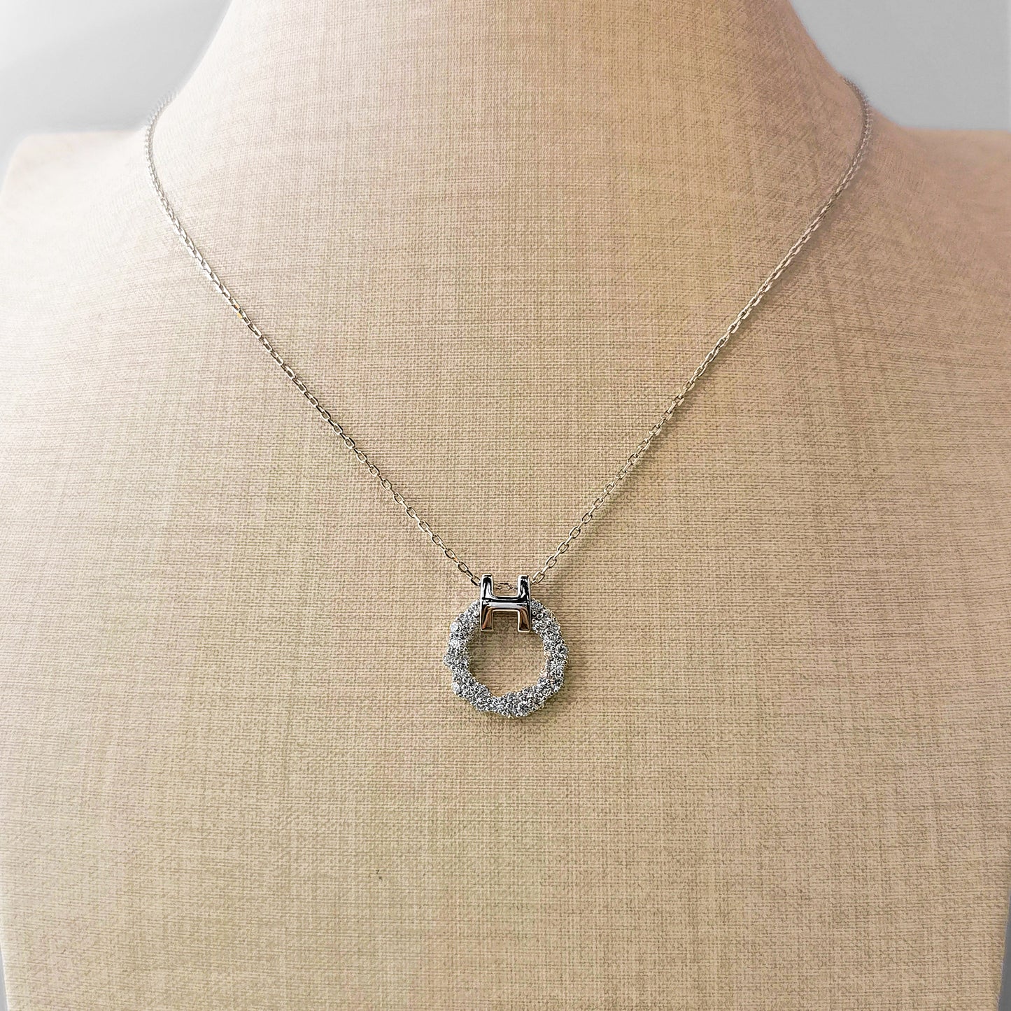 Gleam Wreath Pendant Necklace