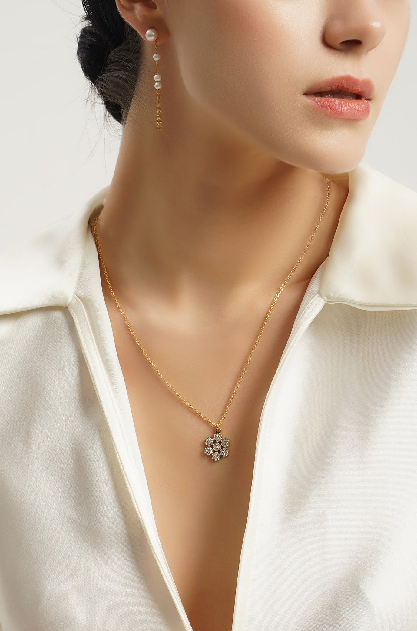 LG-020 Snowflake Elegance Necklace