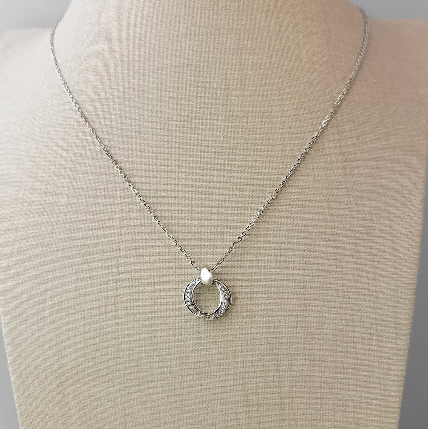 Triptych Orbit Pendant Necklace