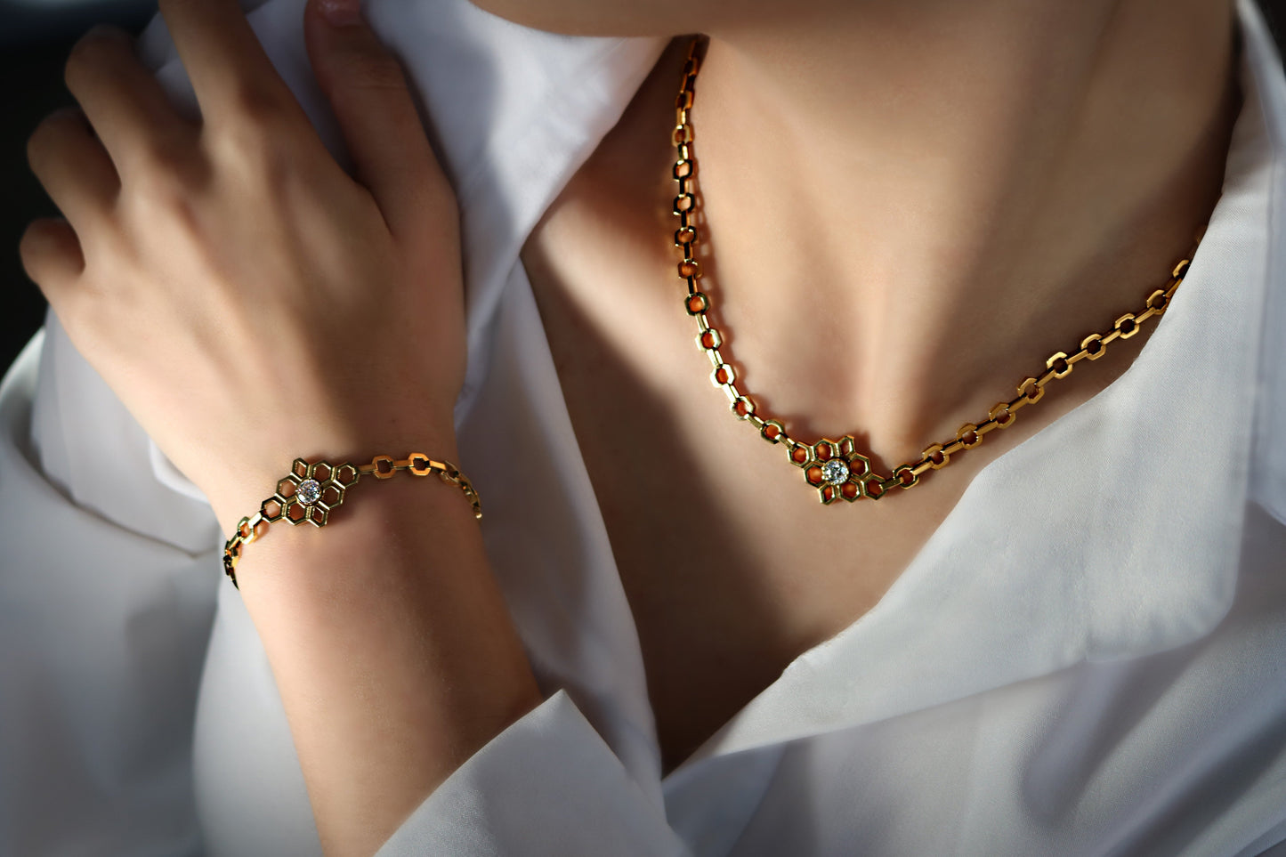 LG-004 Honeycomb Bloom  Necklace/Bracelet set