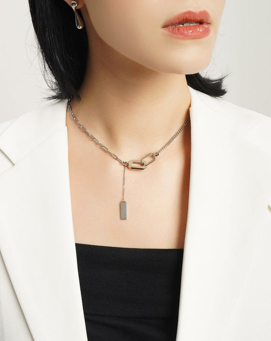 LG-011 Paper Clips Tag Moissanite Necklace