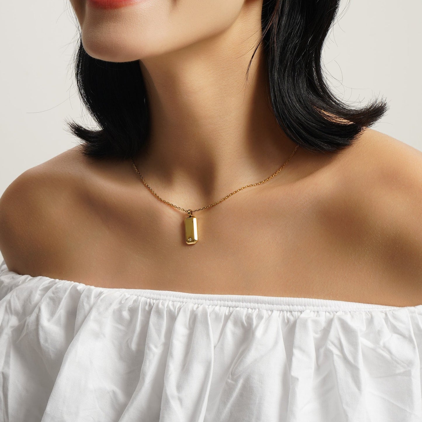 LG-023  Radiant Tag Pendant Necklace