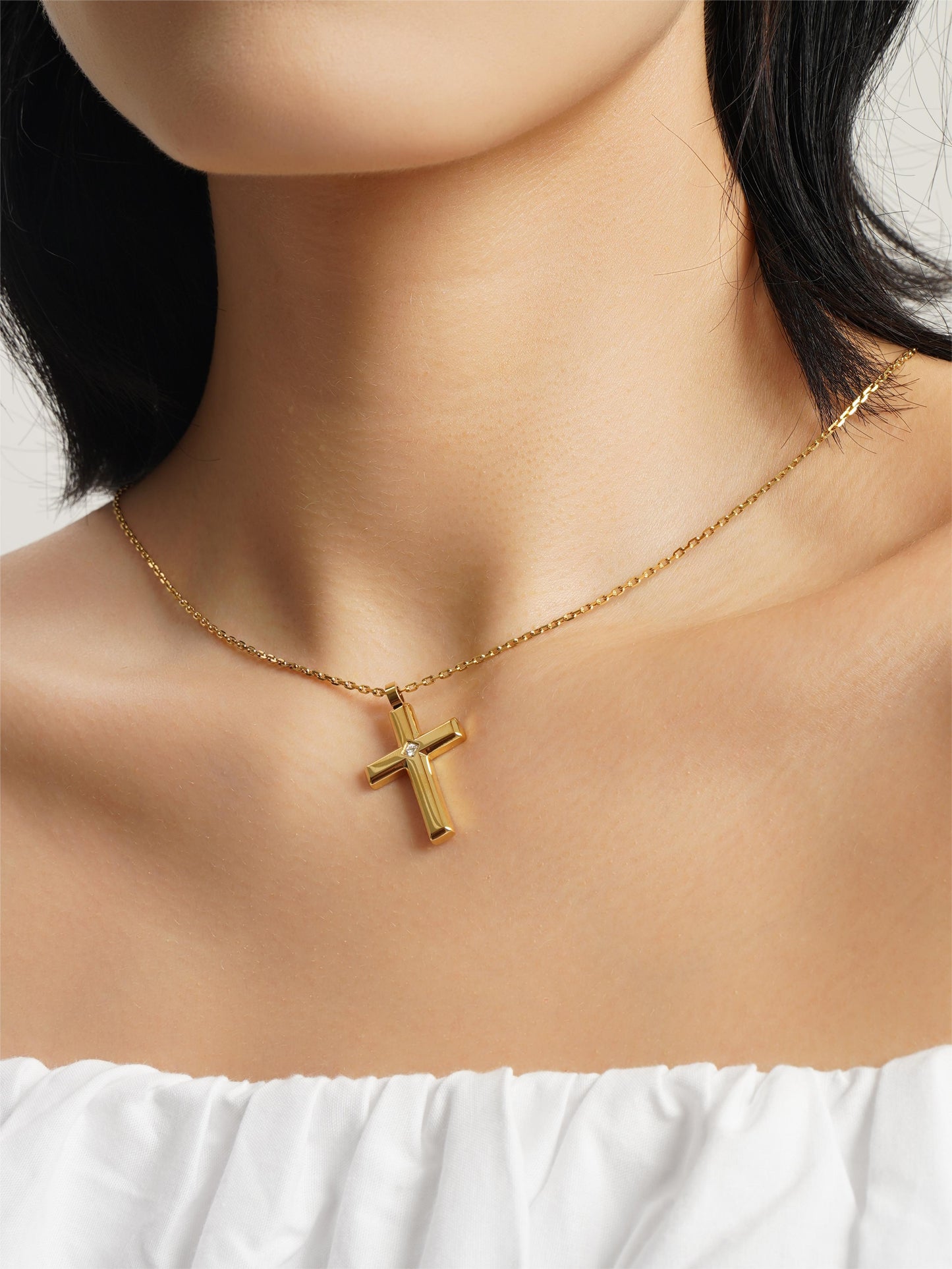 LG-021 Elegance Cross Pendant Necklace