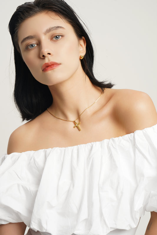 LG-021 Elegance Cross Pendant Necklace