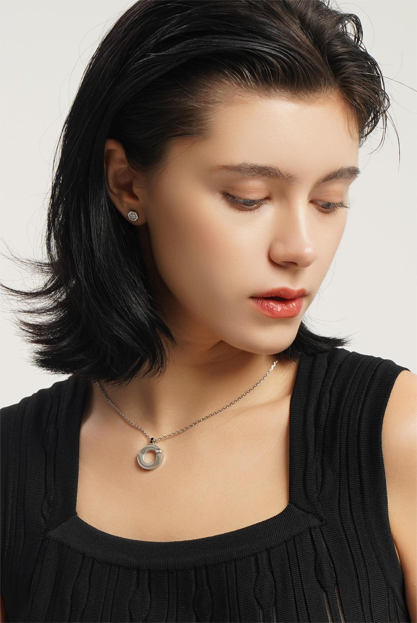 LG-024 Golden Unity Pendant Necklace