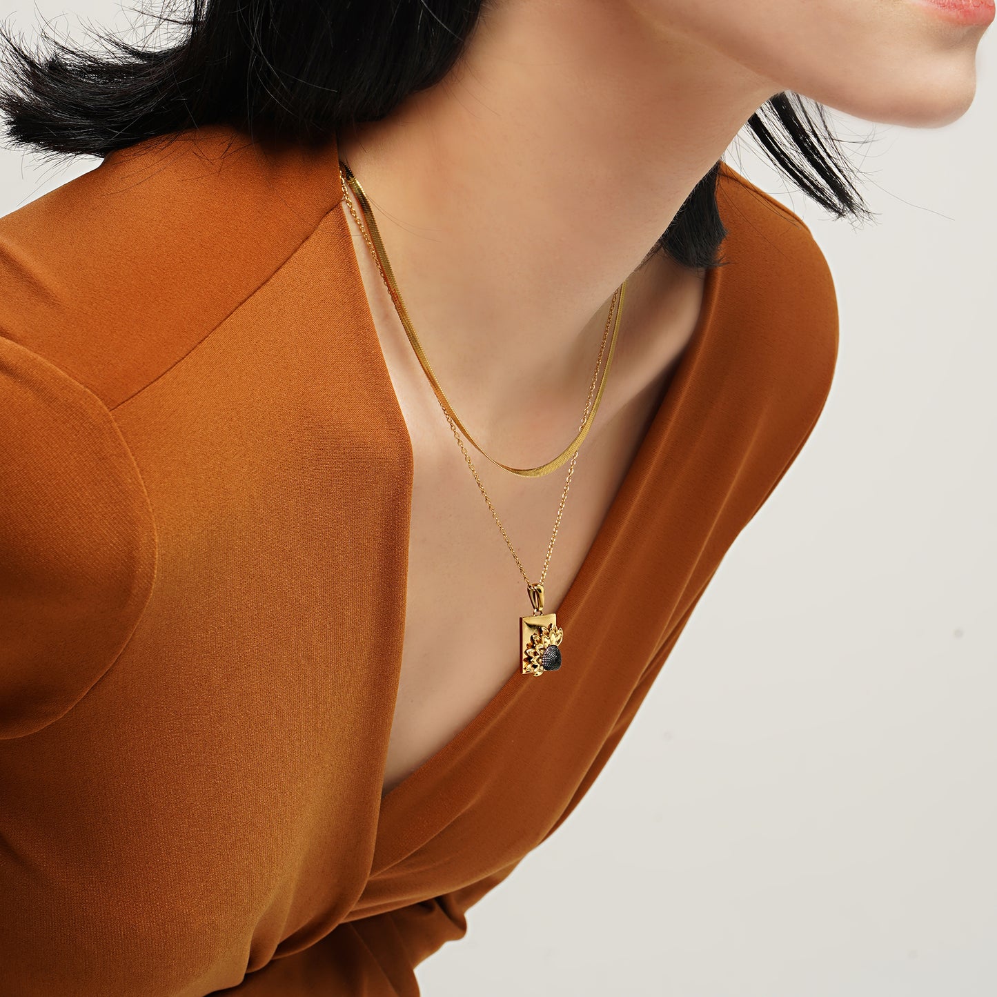 LG-016 Sunlit Bloom Pendant Necklace